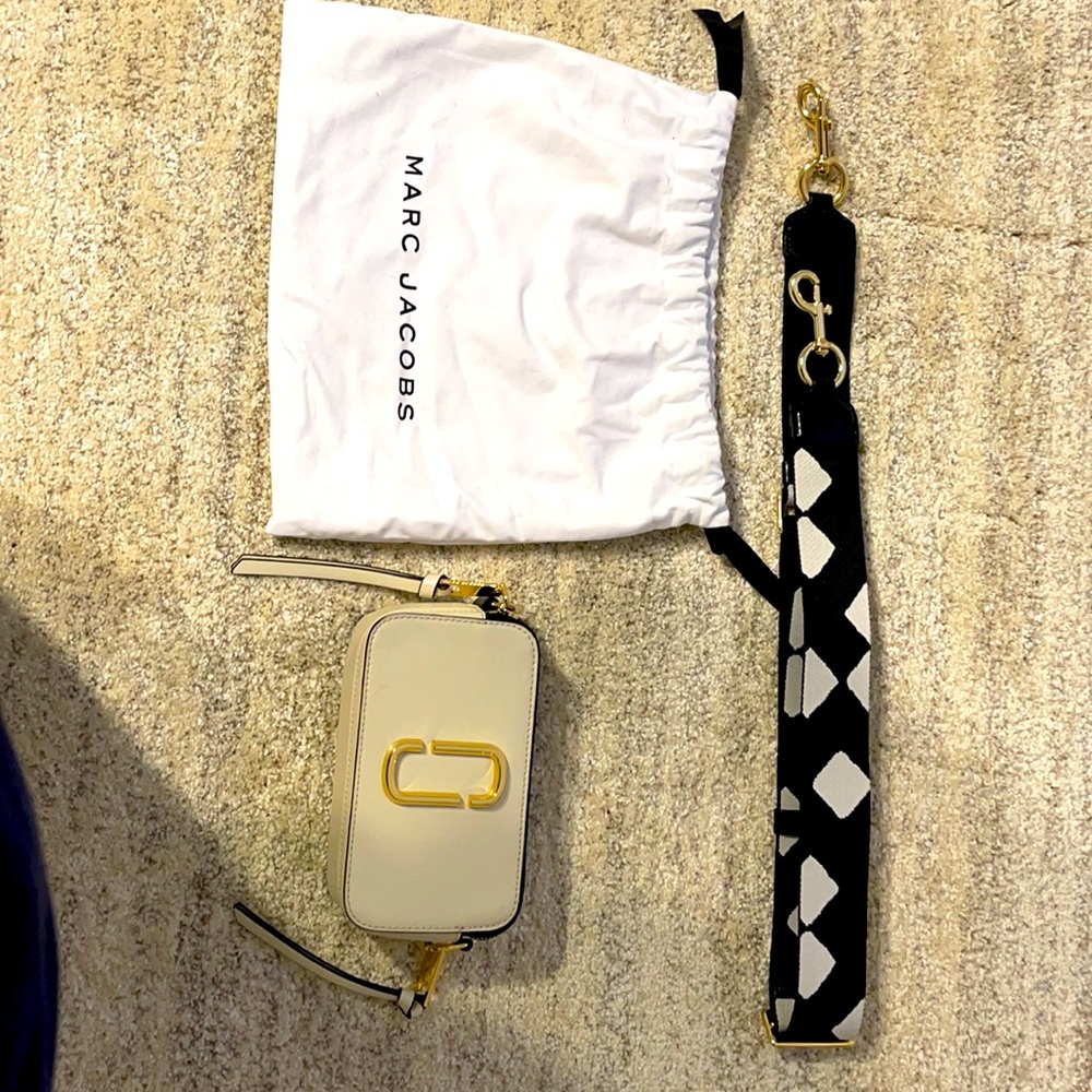 Cream Marc Jacobs camera bag crossbody